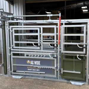 CATTLE VET CRUSH 4 - SINGLE PIVOT SIDE SQUEEZE